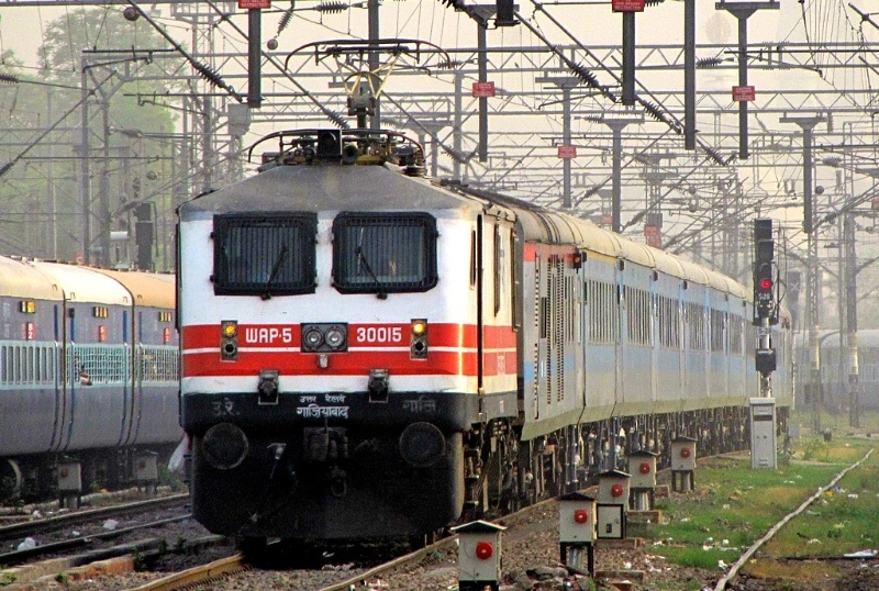 Bhopal Shatabdi Express